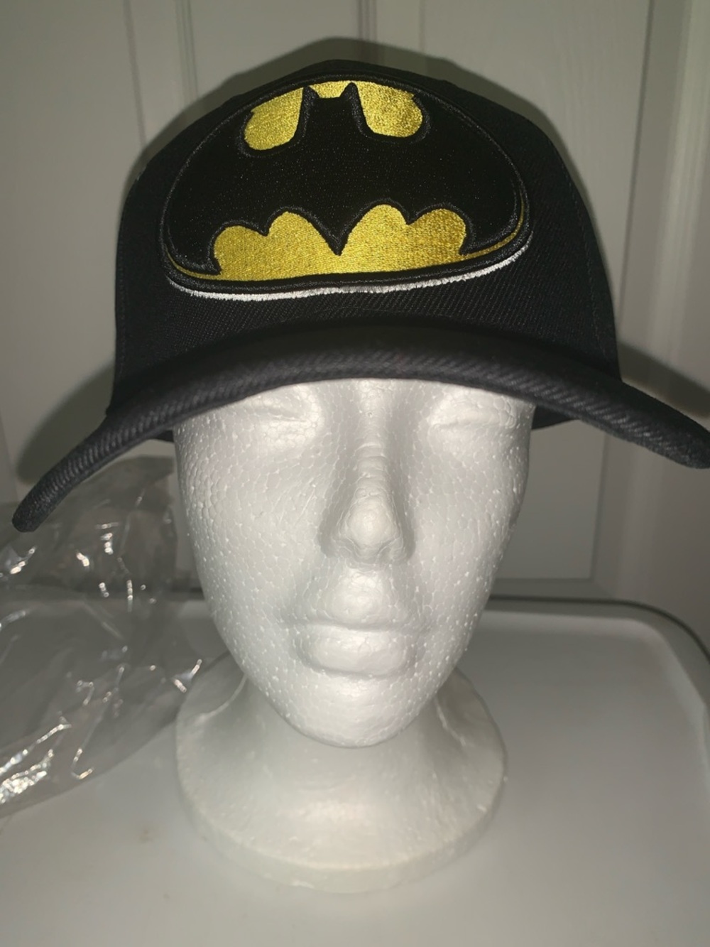 Batman Logo Black and Yellow Men’s Baseball Cap